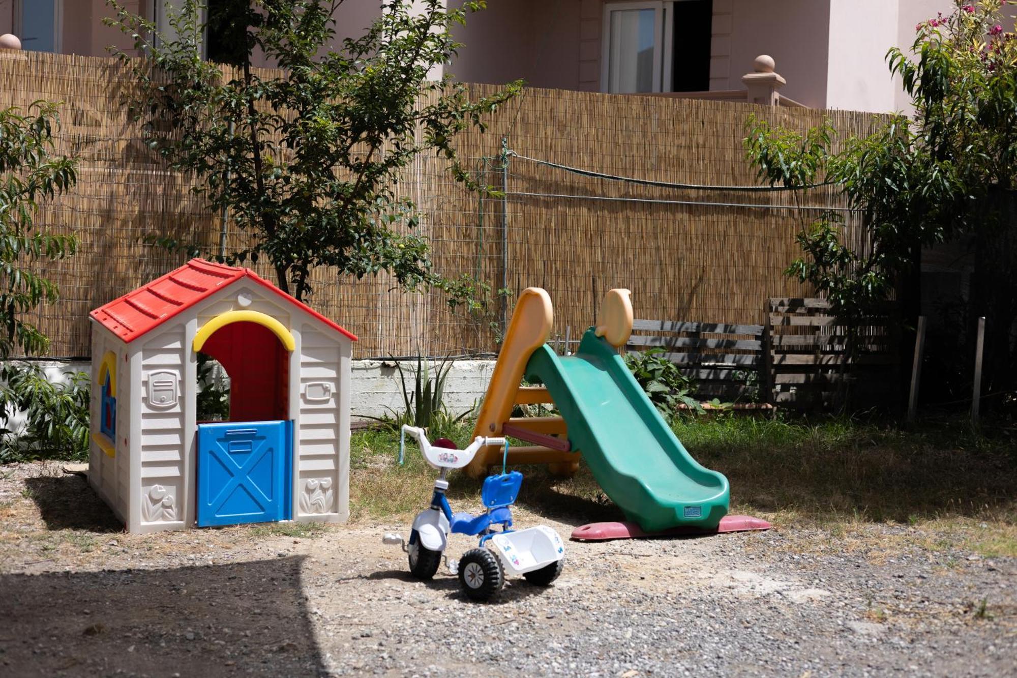 Adriana Apartment Agia Marina Exterior foto